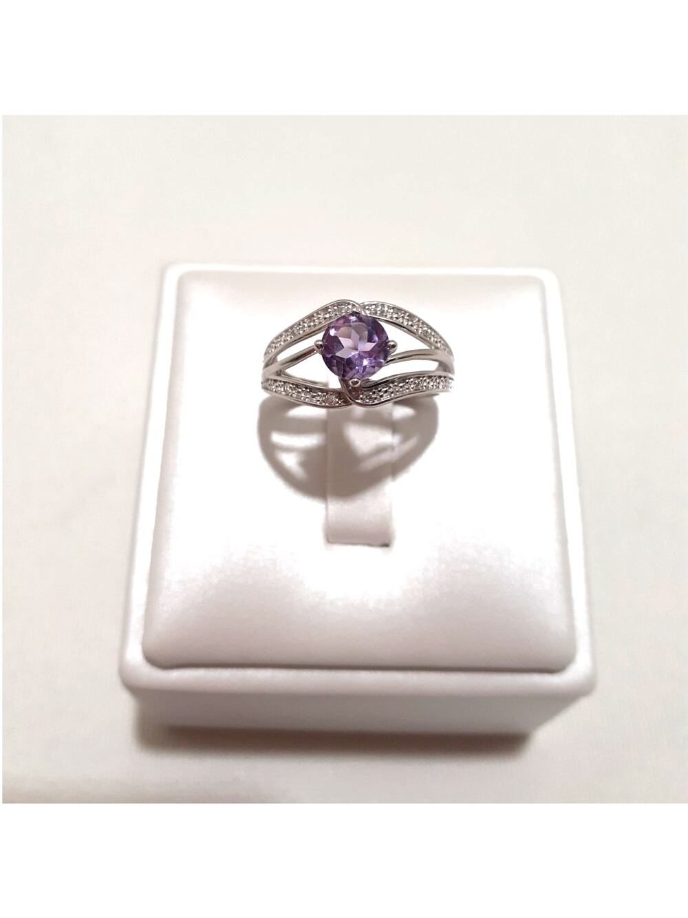 Avon Sterling Silver Ring  CZ Amethyst with CZ Stones Size 6